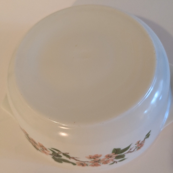 Pyrex Cherry Blossom Vintage Round Casserole Dish White Lisa Pattern No Lid 70’s - Picture 4 of 7